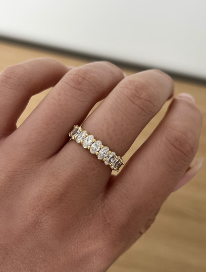 1.80ct Oval Statement Band